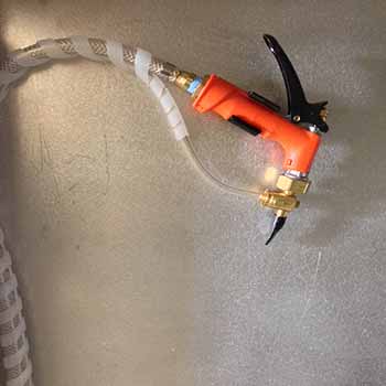 Image of the HUBSCRUB Spray Attachment